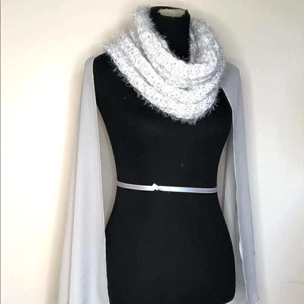 Cream & Grey Chunky Knit Winter Scarf – NWT, Soft Lined Shawl